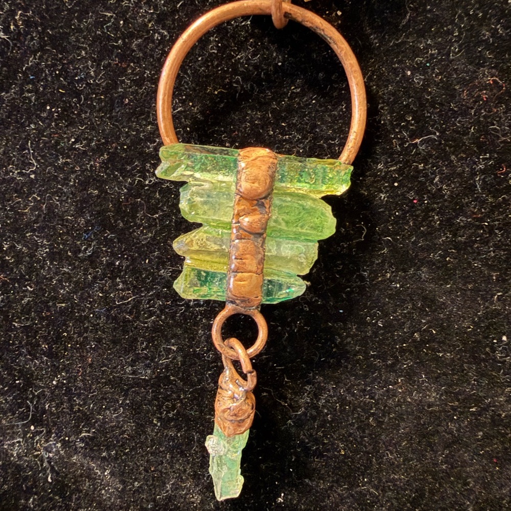 Real Gemstone Single-Strand Necklace with Raw Crystal Pendant - Picture 2 of 7